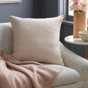 NWOT Quince Raw Silk Sand Pillow Cover! 20" X 20"  (T17)